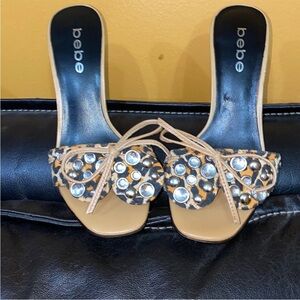 Bebe Size 5 Vintage Bow Heels